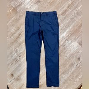 OLD NAVY ULTRA TECH SLIM SIZE 36